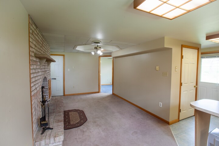 Building Photo - 201 Farview Rd