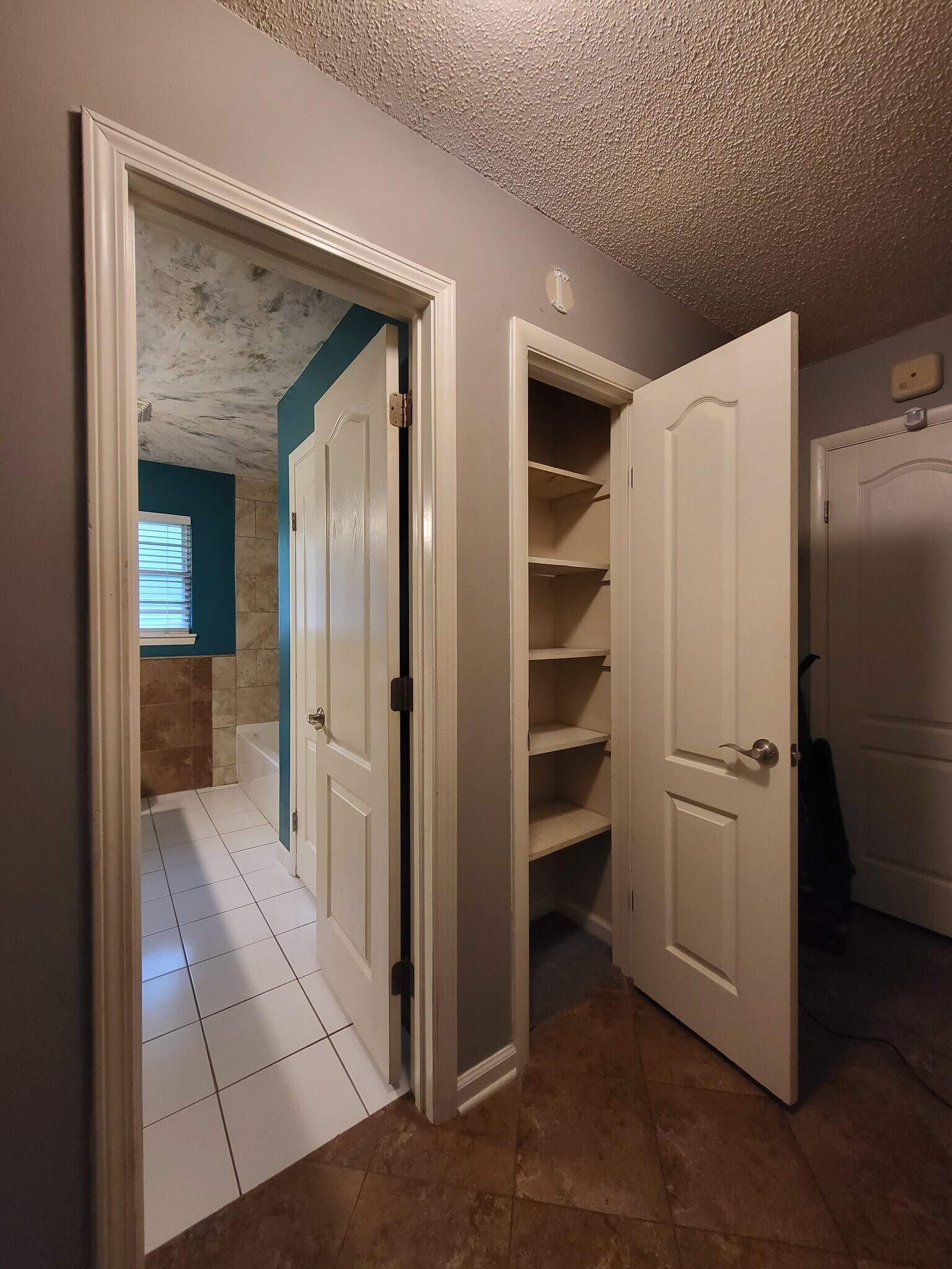 Building Photo - 10 Northhaven Pl
