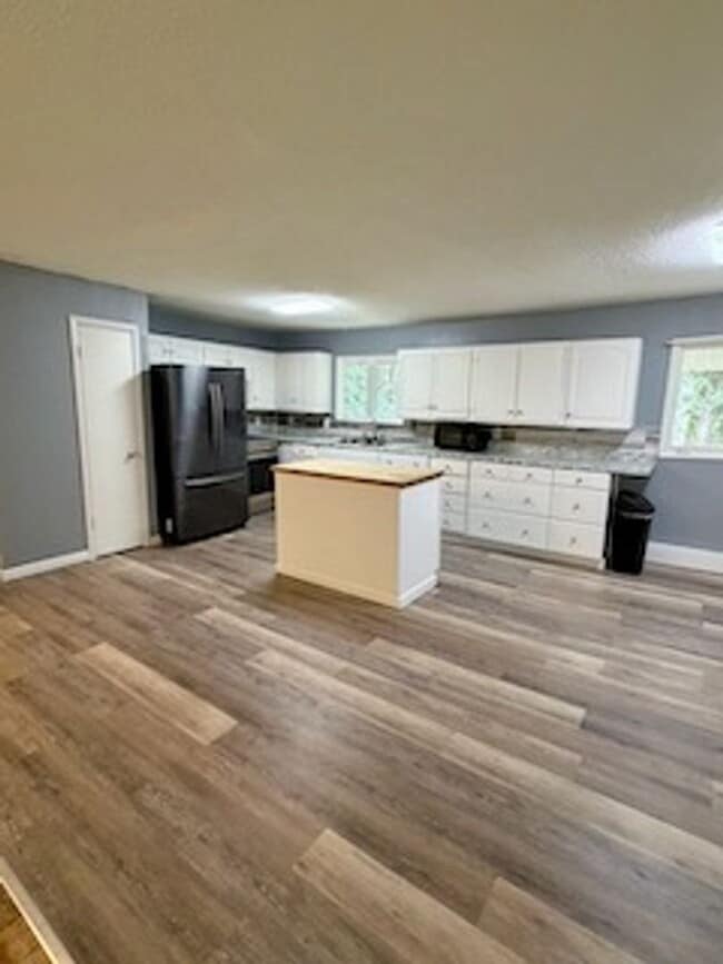 Building Photo - 544 Sandpiper Dr
