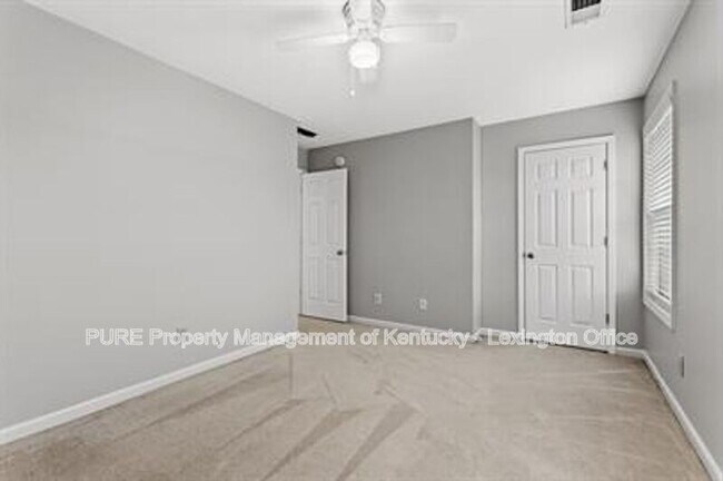 Building Photo - 872 Burkewood Dr