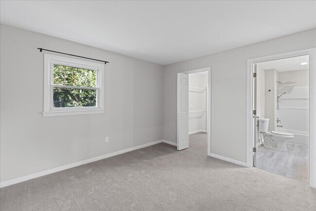 Building Photo - 116 Barclay Dr