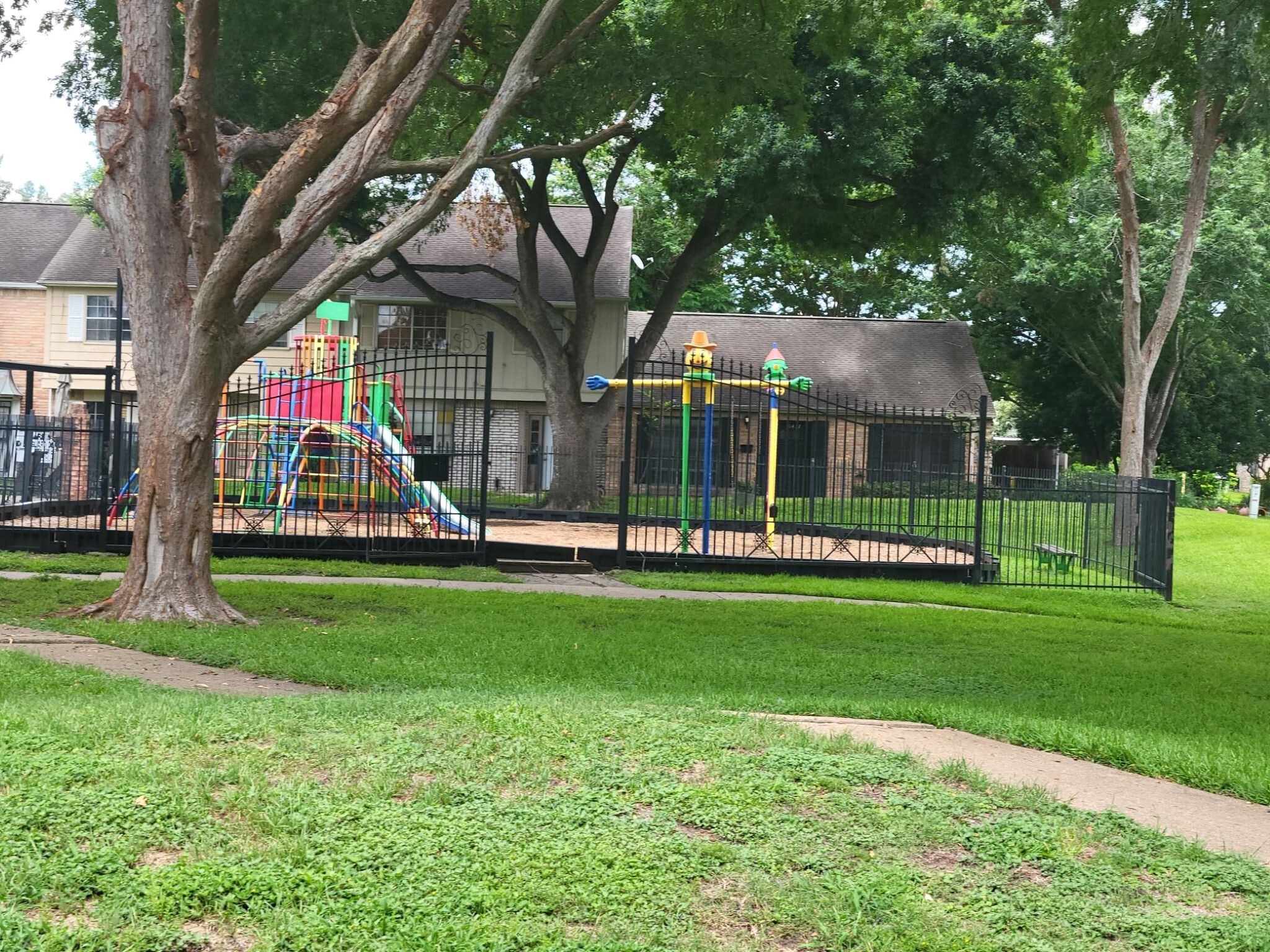 Building Photo - 10813 Sandpiper Dr