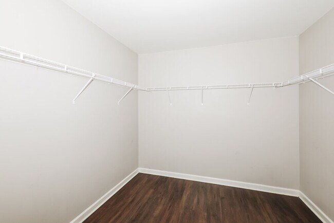 Building Photo - 560 Sedona Loop