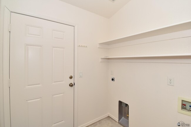 Building Photo - 10254 E 38th St