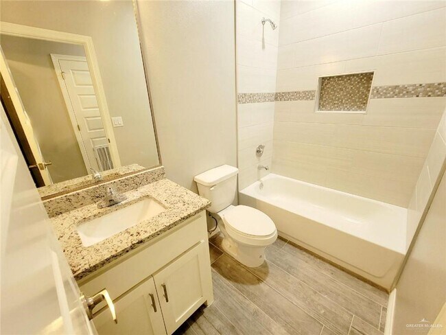 Building Photo - 300 S Retama Ln