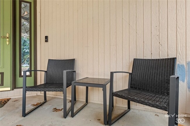 Building Photo - 13 Yarmouth Dr