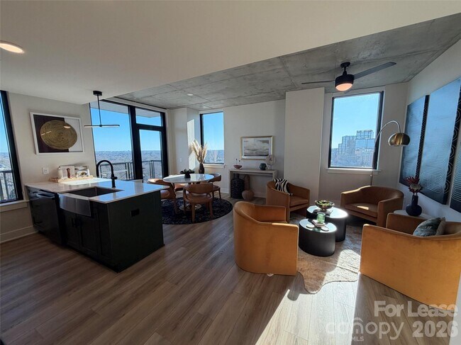 Building Photo - 124 E Kingston Ave