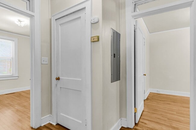 Building Photo - 3 Bed 2 Bath Home Located in Highland Park...