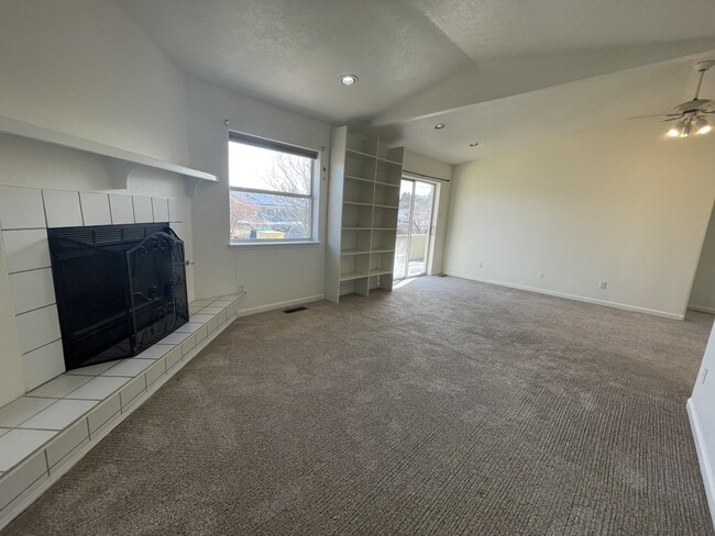 Building Photo - 10538 Olympic St NW