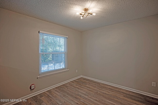 Building Photo - 7728 Pikes Peak Dr