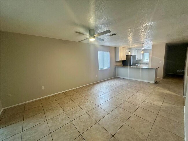 Building Photo - 2522 S Oak Ave