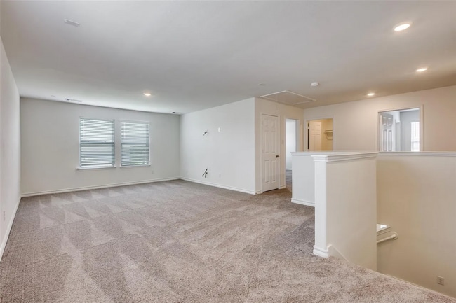 Building Photo - 749 Windsor Dr