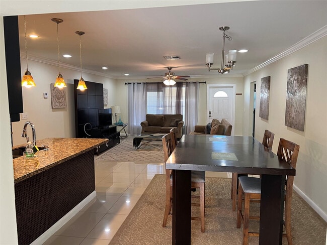 Building Photo - 9302 Pl