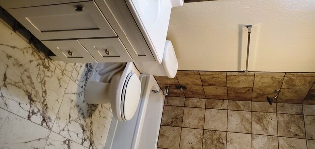 Building Photo - 2955 Lakeside Dr