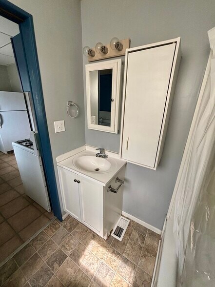 Building Photo - 158 16th St NW