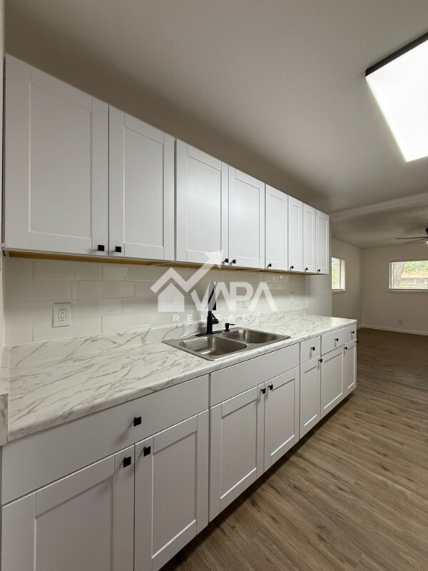 Building Photo - 230 Craigmont Ln