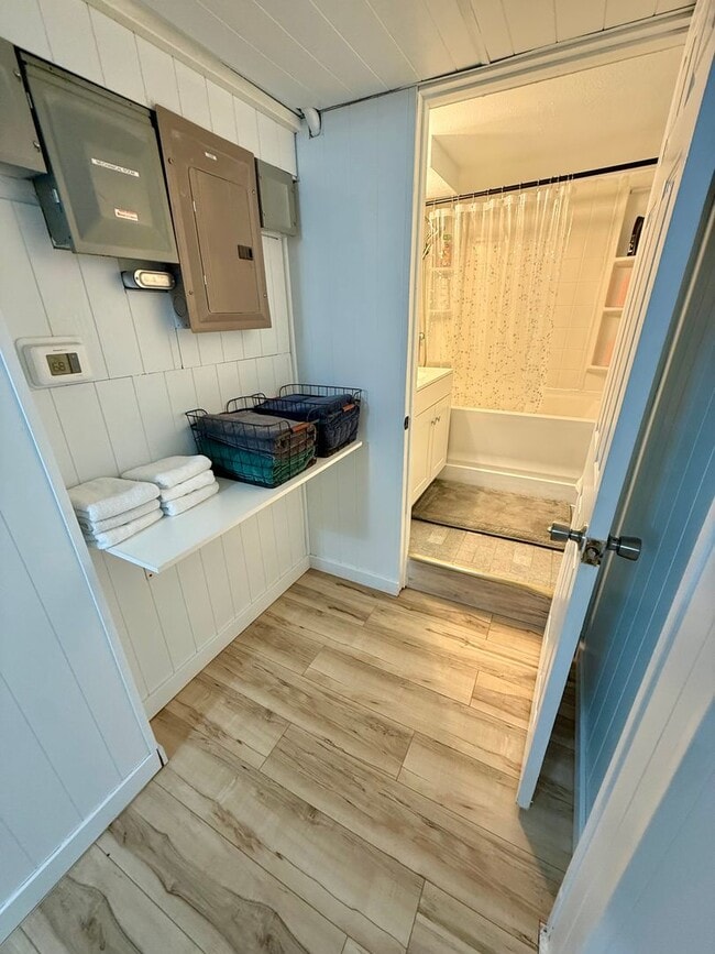 Building Photo - Eighth Ave - 760