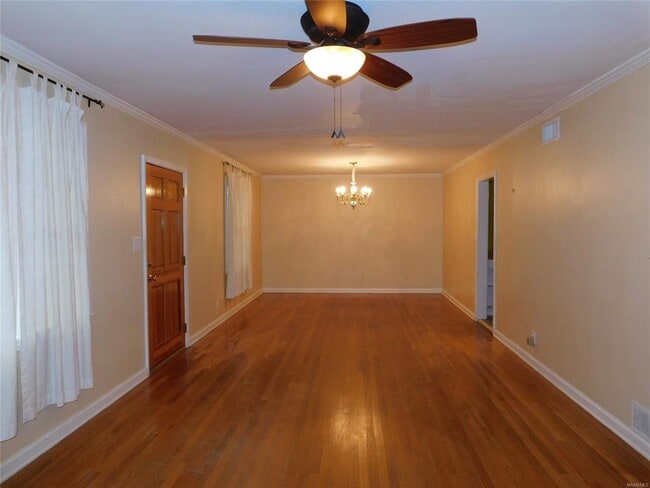 Building Photo - 127 N Wildwood Dr