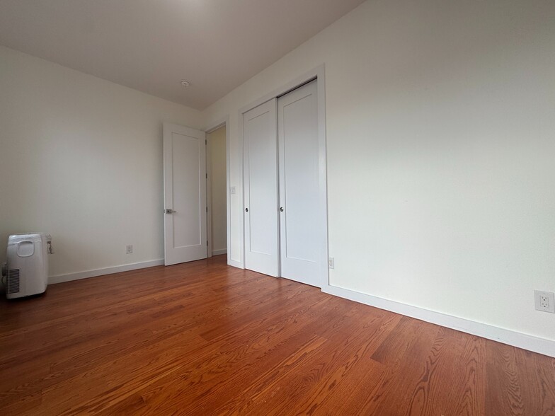 Building Photo - 452 Fort Washington Ave