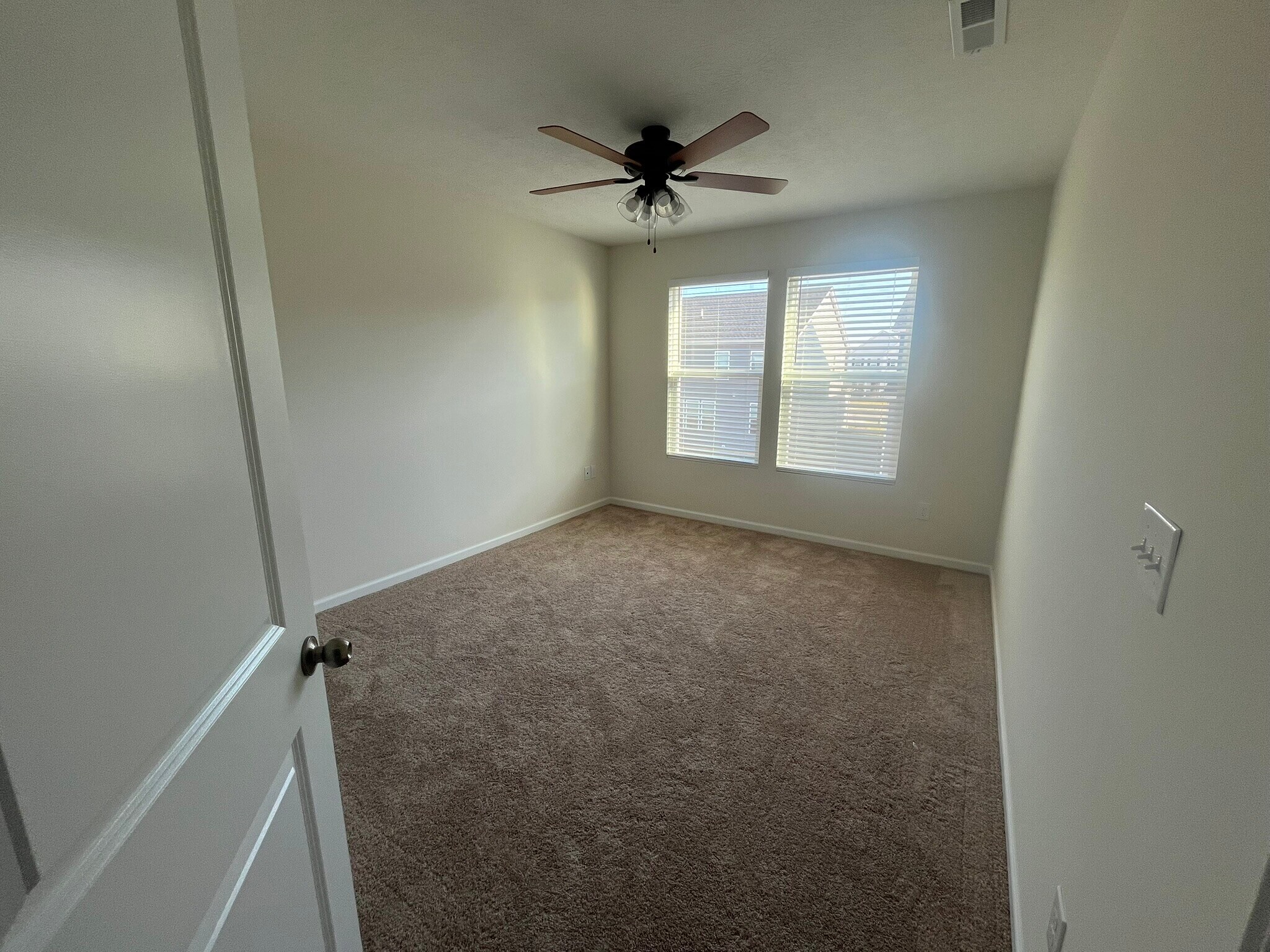 Building Photo - 151 Figleaf Ln