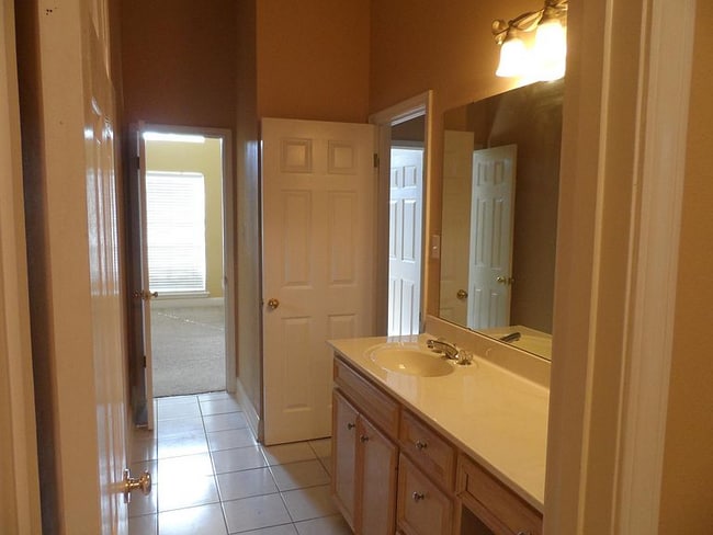 Building Photo - 2248 Windsor Ct