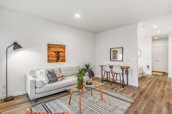 Interior Photo - Montana 11