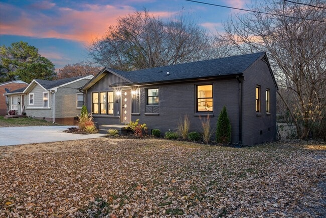 Building Photo - 603 N 5th St