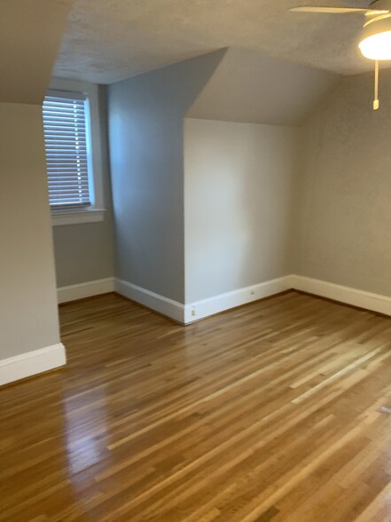 Upstairs bedroom 2 - 166 Montague St