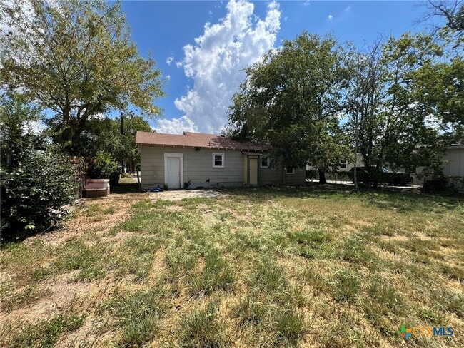 Building Photo - 859 Oasis St