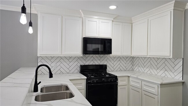 Building Photo - 4954 Urban St