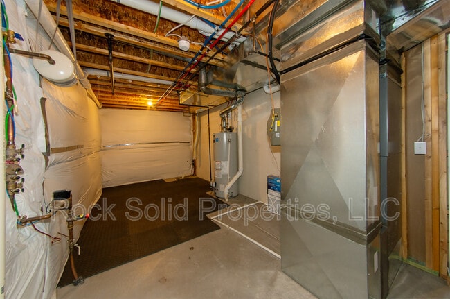 Building Photo - 3618 Woodhaven Dr