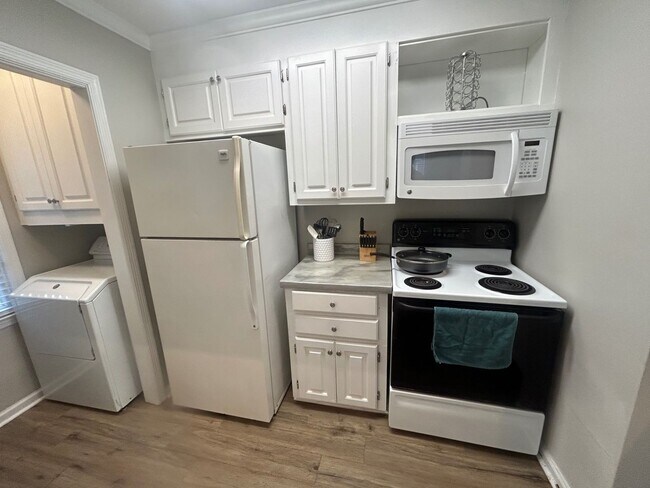 Building Photo - 33 Old Clayton Ct