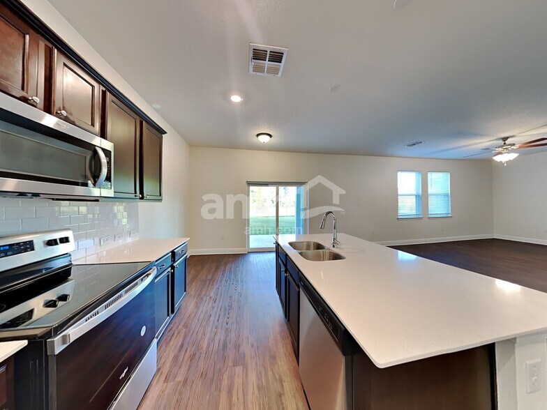 Building Photo - 20232 Calla Lily Dr