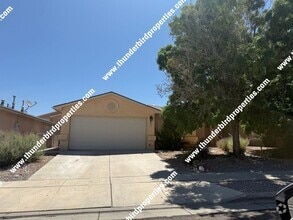 Building Photo - Beautiful 4 bedroom in Ventana Ranch