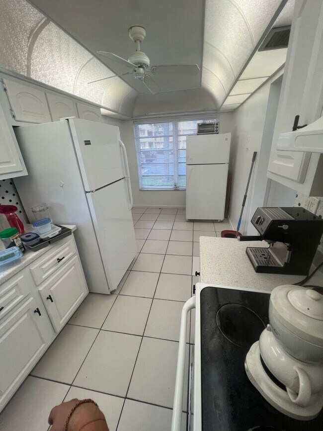 Building Photo - 5980 NW 64th Ave