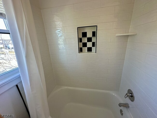 Building Photo - 283 Main St