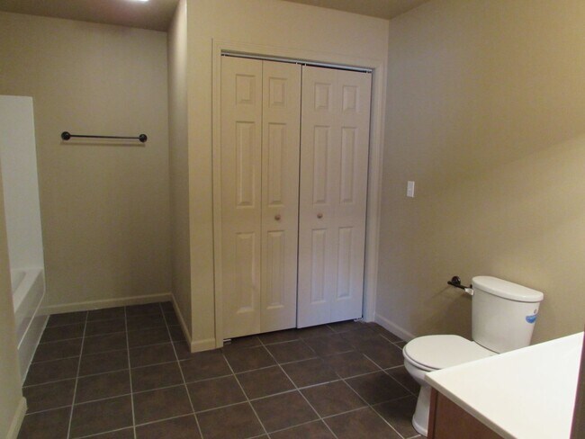 Building Photo - 16583 Hunters Ridge Ln