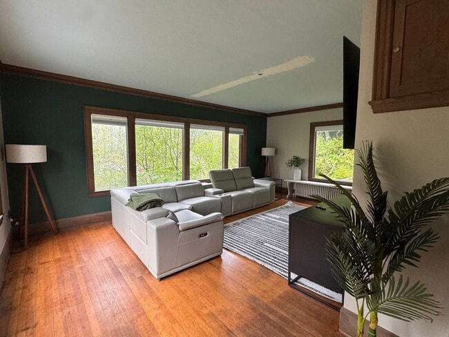 Building Photo - Beautiful Historical Home Fully Furnished In Downtown Juneau!