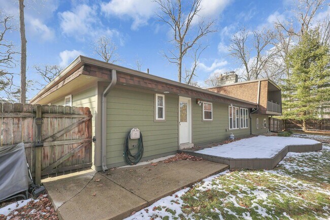 Building Photo - 2844 Wildwood Rd