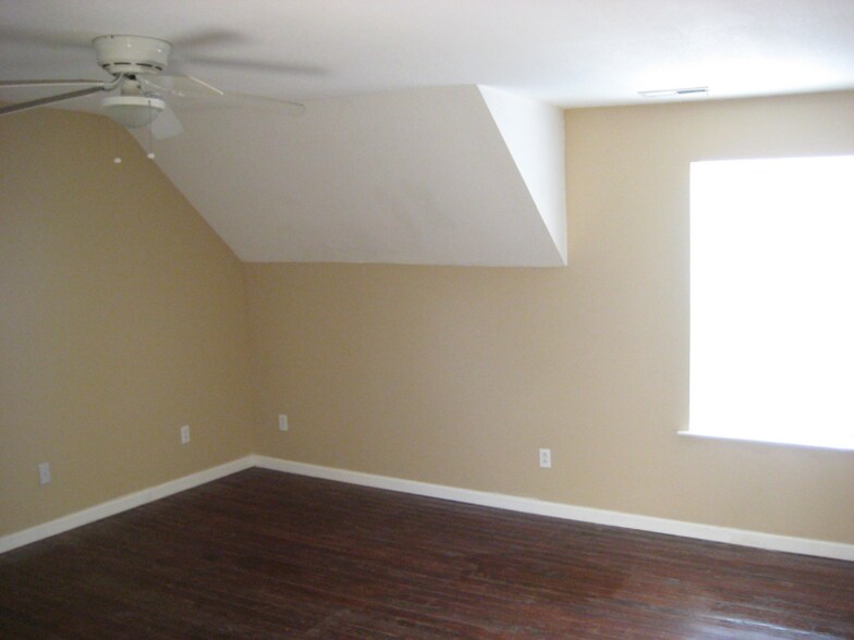 Building Photo - 3307 Clopton St SW