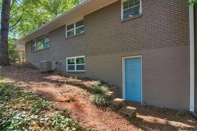 Building Photo - 1810 Teasley Dr SE