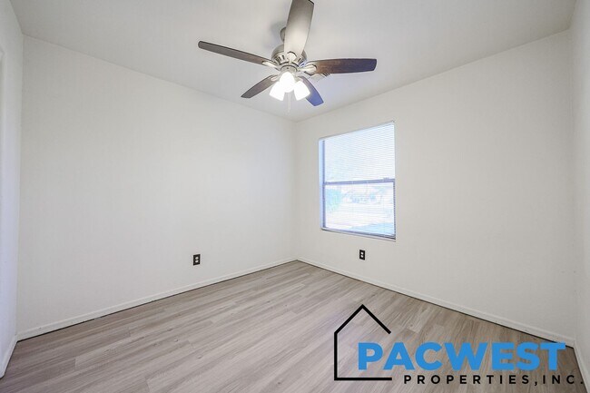 Building Photo - Desirable Coldwater Springs Neighborhood!