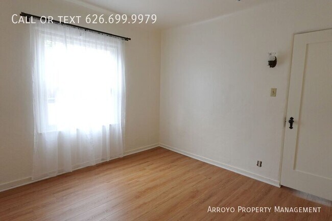 Building Photo - 3216 Brandon St