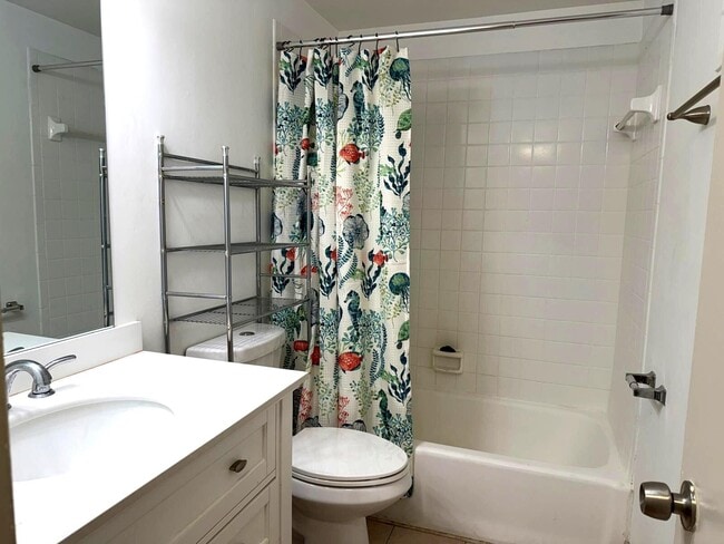 Building Photo - 644 NW 13th St