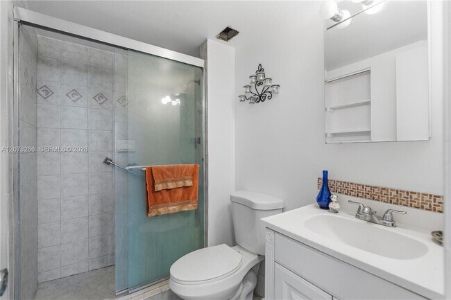 Building Photo - 1351 NE Miami Gardens Dr