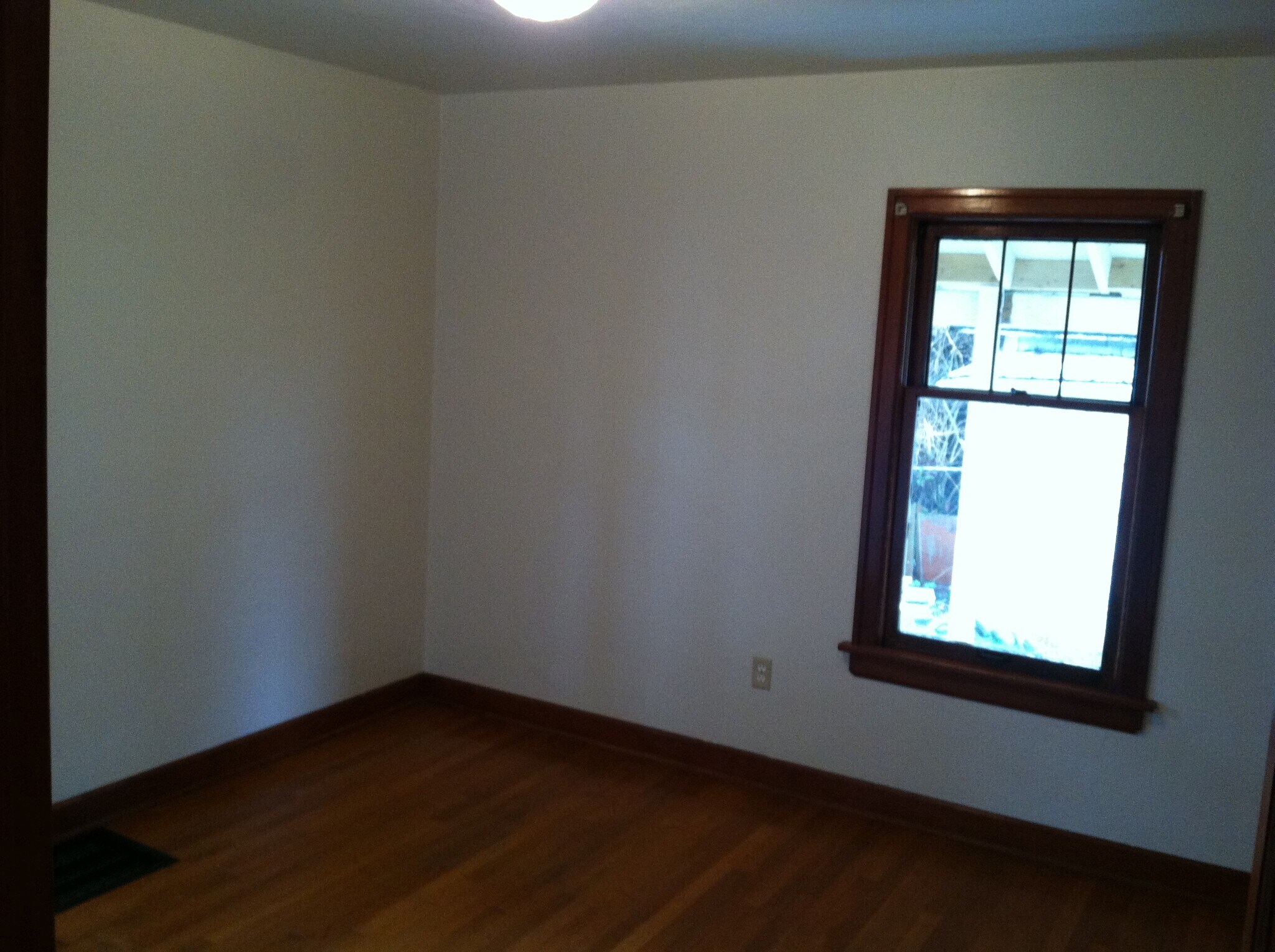 bedroom 1 - 201 W Lawrence St
