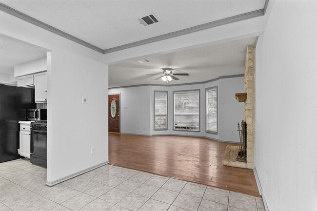 Building Photo - 1702 Spiderlily View