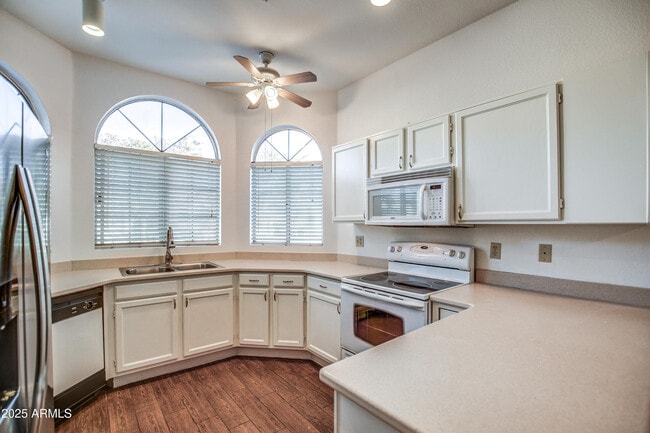 Building Photo - 11102 N 111th St