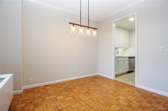 Building Photo - 35 N Chatsworth Ave