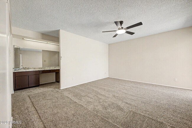 Building Photo - 4828 W Palo Verde Ave